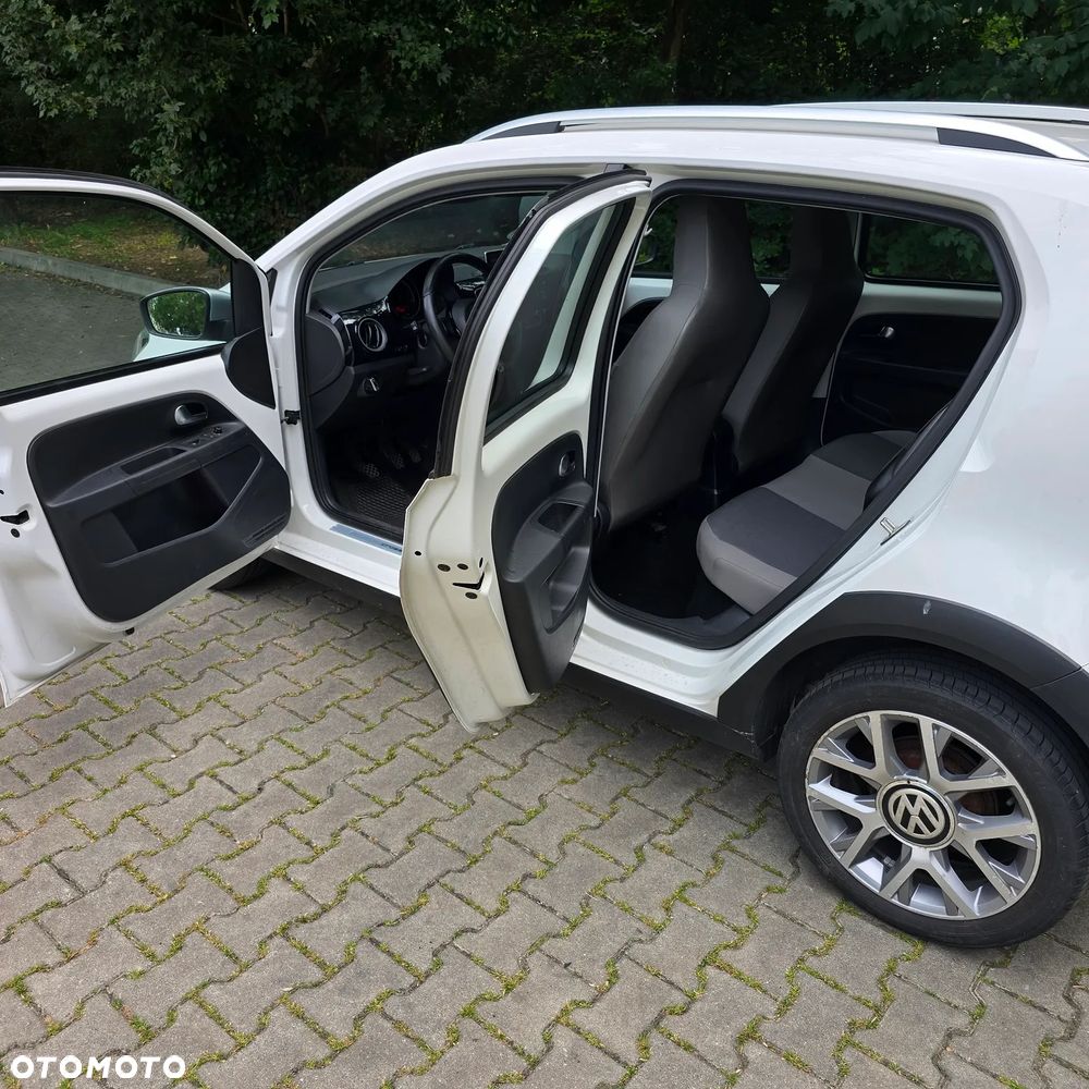 Volkswagen up! 1.0 cross - 9