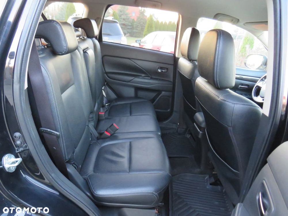 Mitsubishi Outlander 2.2 DI-D 4WD Automatik Intense - 9