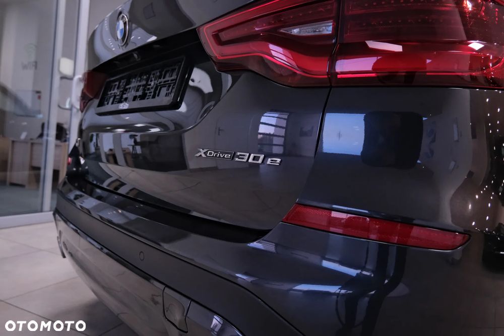 BMW X3 xDrive30e Luxury Line - 16