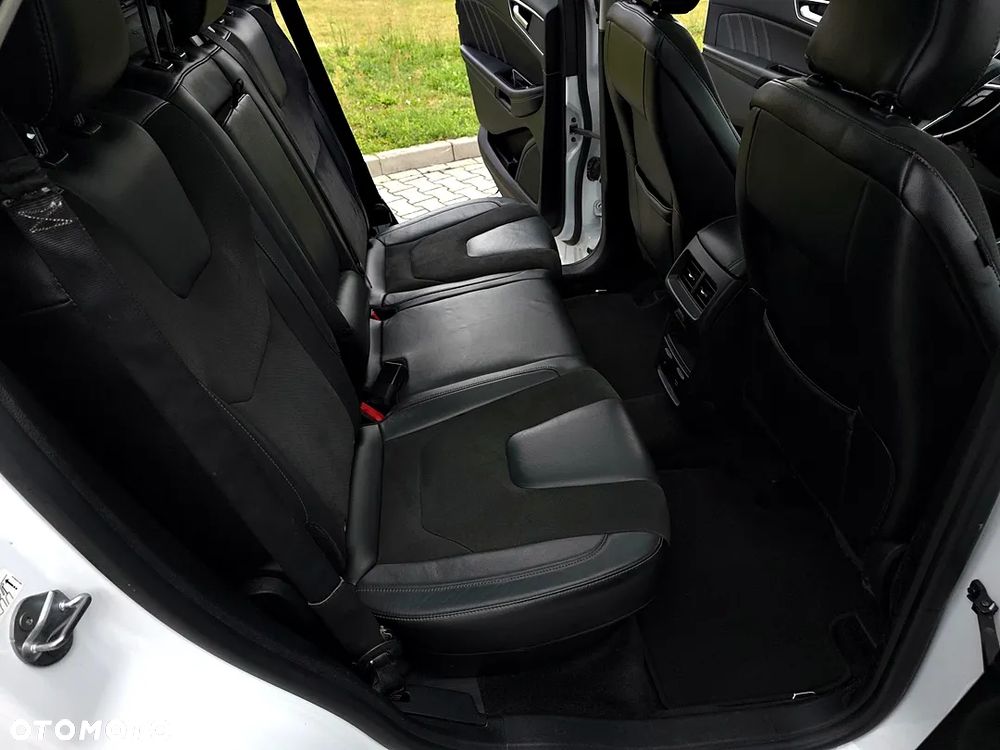 Ford Edge 2.0 TDCi Bi-Turbo 4x4 Sport - 35
