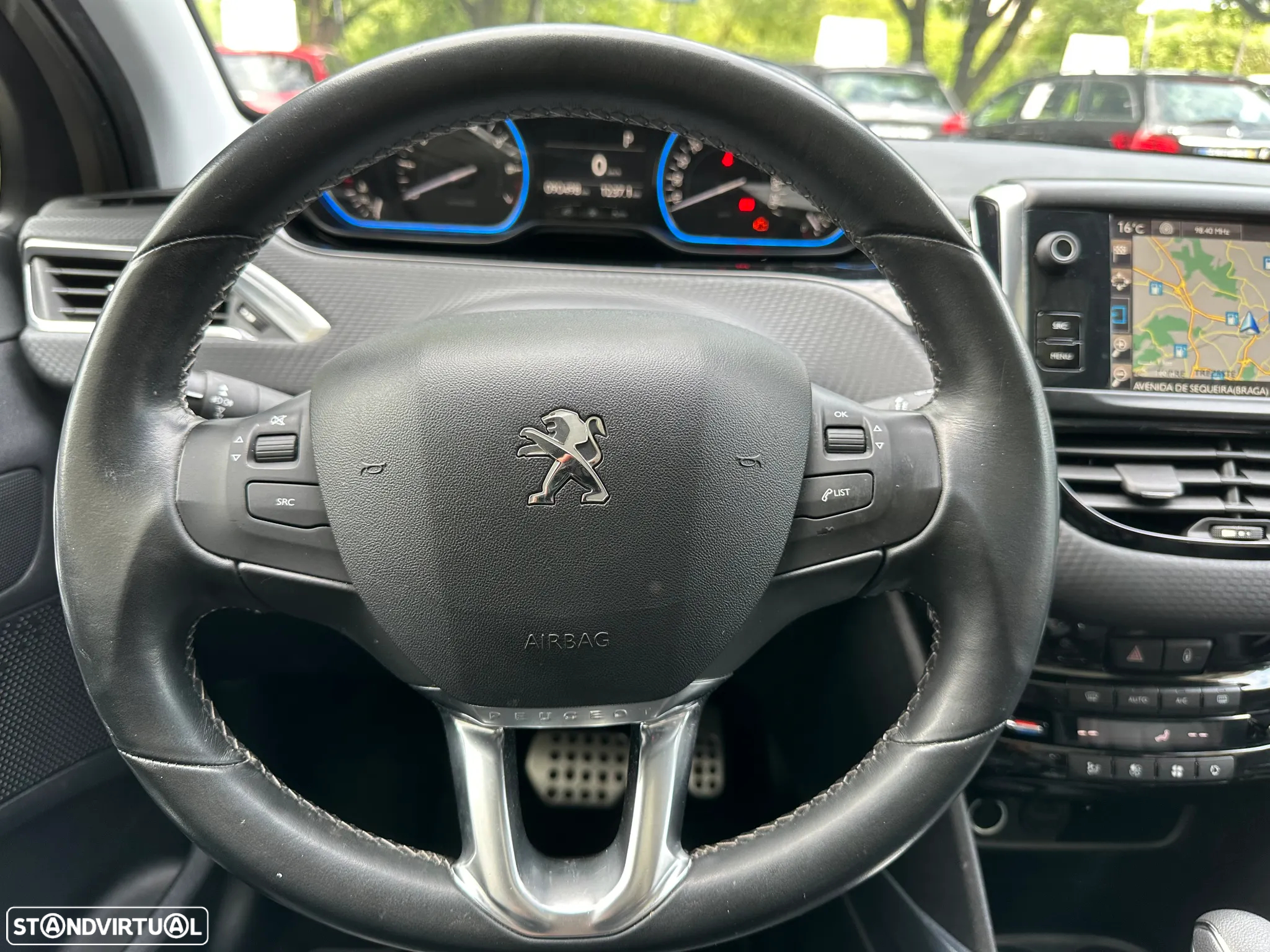 Peugeot 2008 1.2 PureTech Allure EAT6 - 14