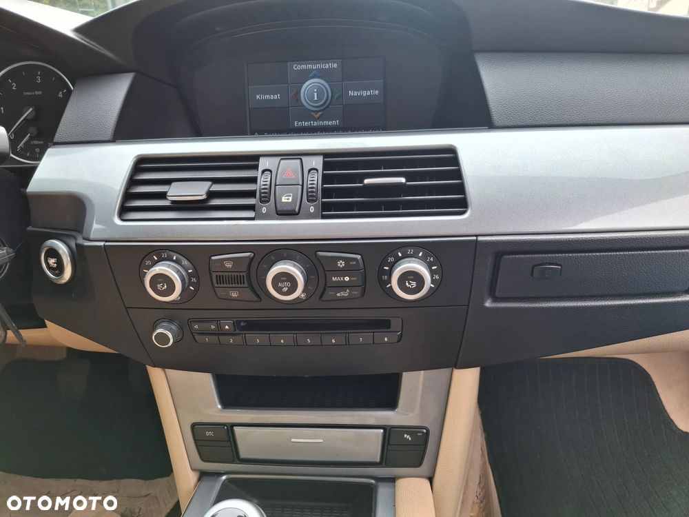 BMW Seria 5 520d - 27