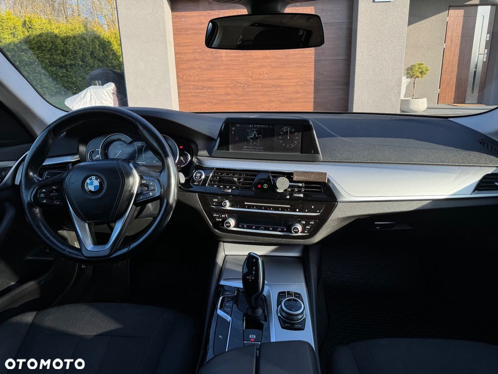 BMW Seria 5 520d Luxury Line - 10