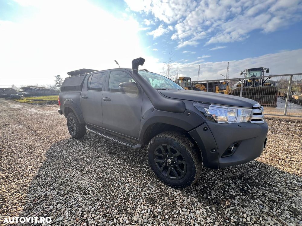 Toyota Hilux 4x4 Double Cab M/T Style - 4