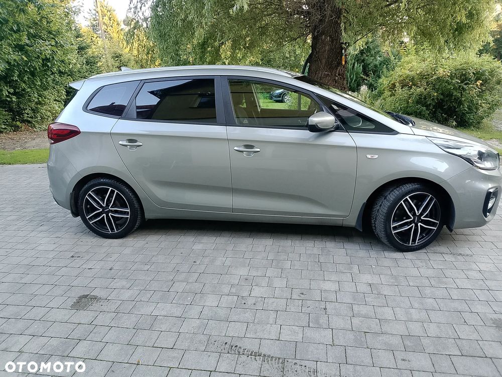 Kia Carens 1.7 CRDi M 7os EU6 - 12