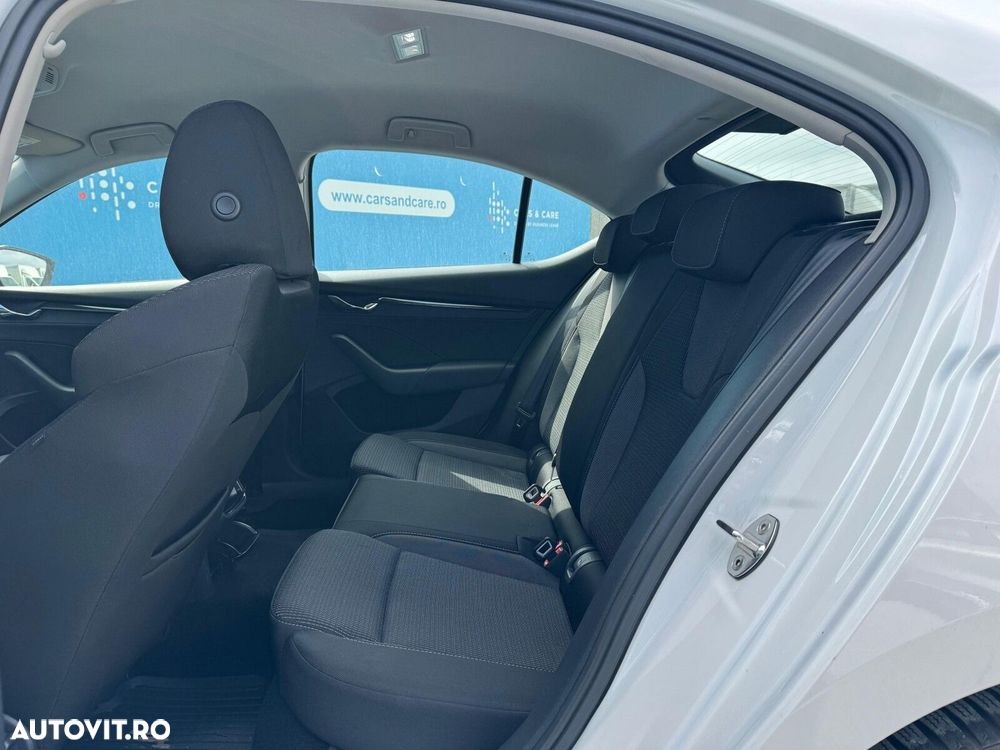 Skoda Octavia 2.0 TDI DSG Ambition - 9