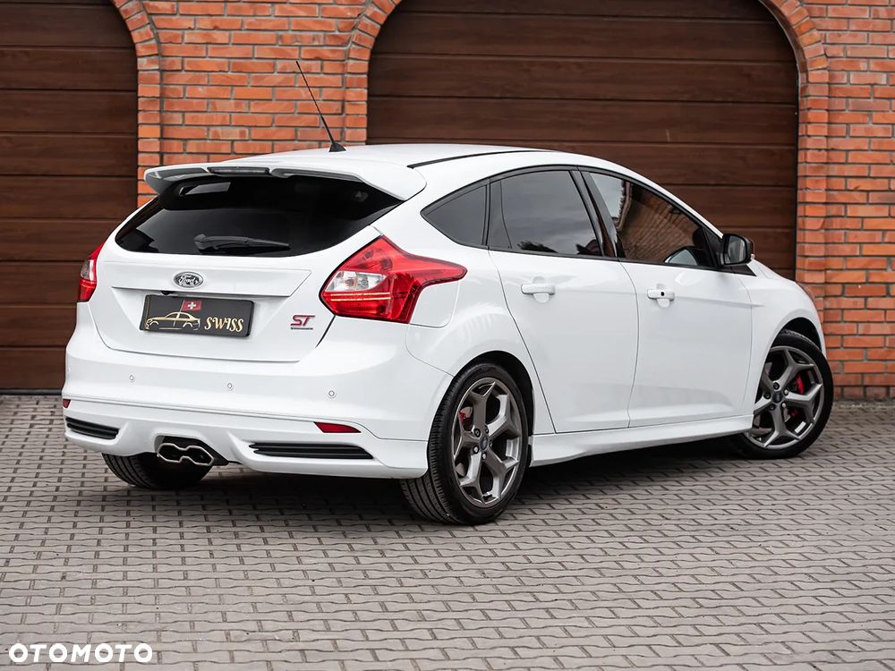 Ford Focus 2.0 EcoBoost ST - 13