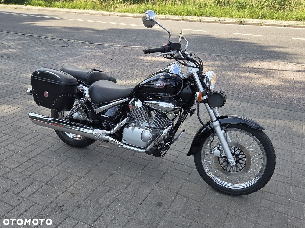 Suzuki Intruder - 17