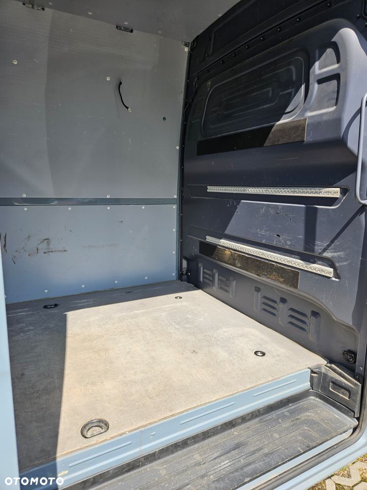 Mercedes-Benz Sprinter - 6