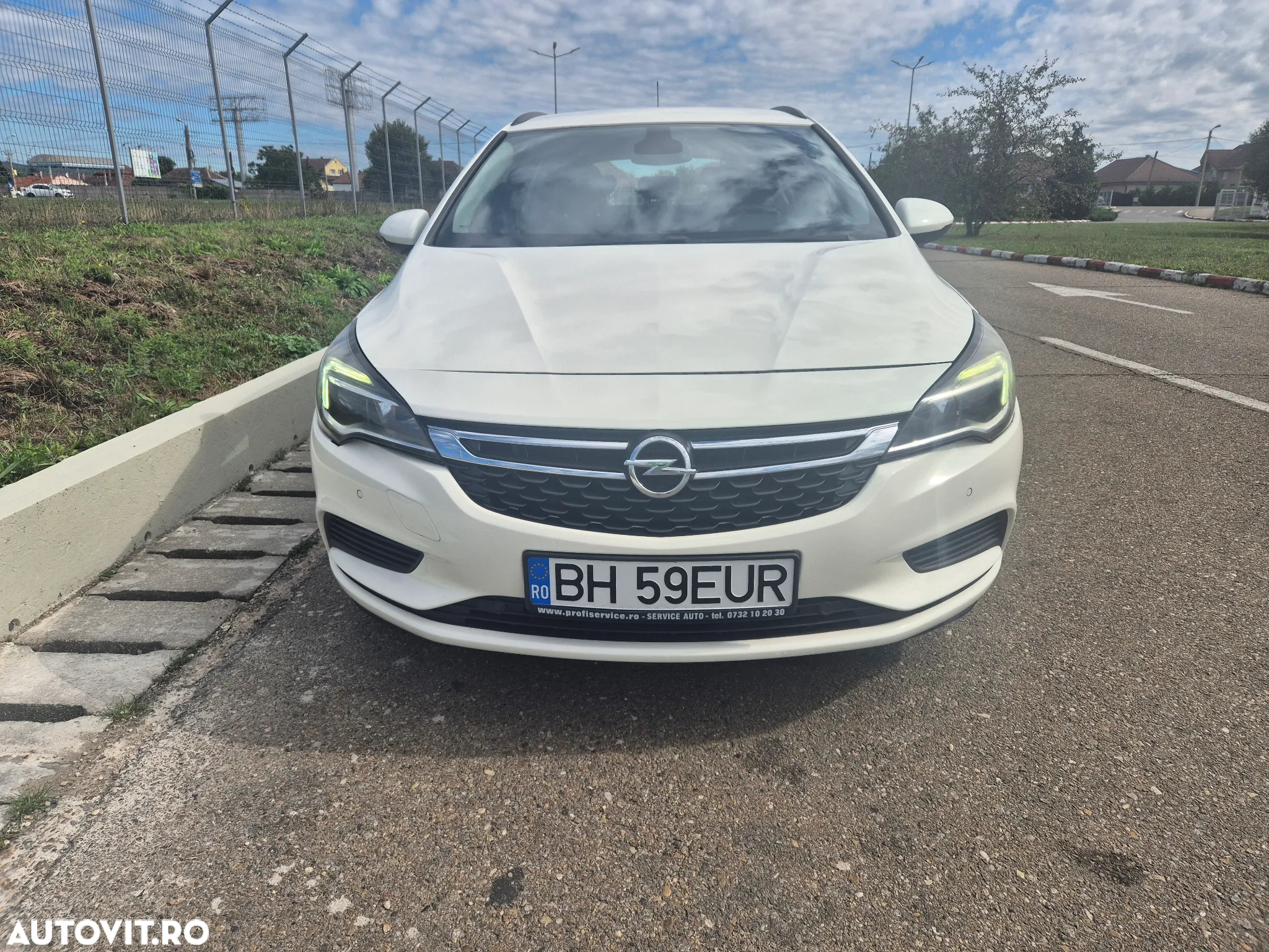 Opel Astra 1.6 CDTI Enjoy Aut. - 2