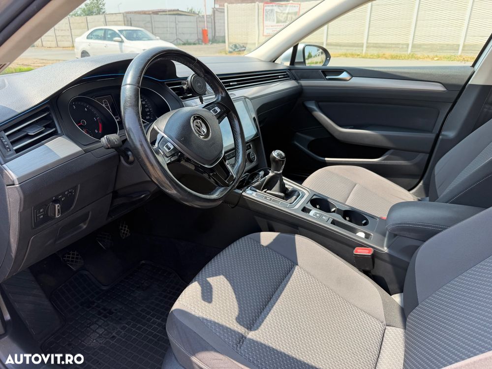 Volkswagen Passat 1.6 TDI Trendline - 14