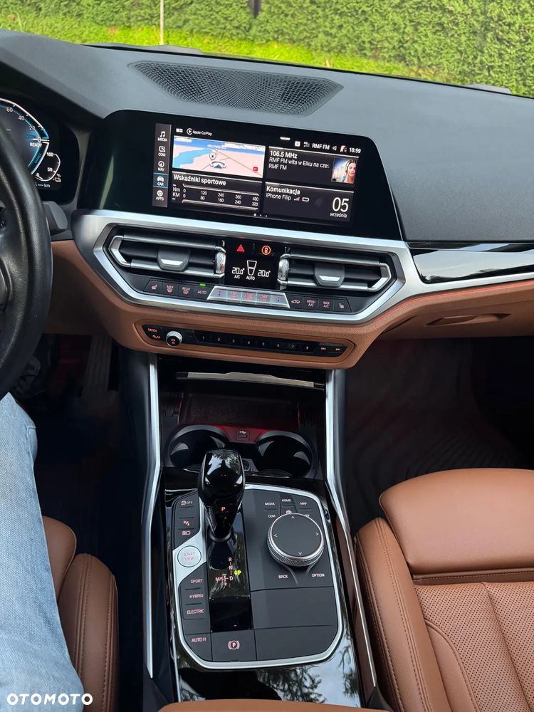 BMW Seria 3 330e Sport Line - 23