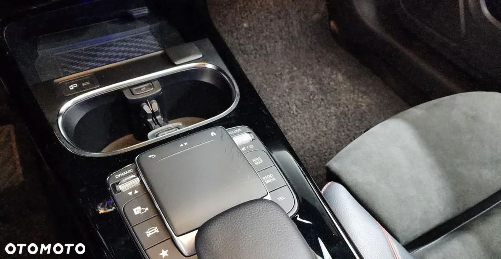 Mercedes-Benz CLA 250 4-Matic Progressive 7G-DCT - 11