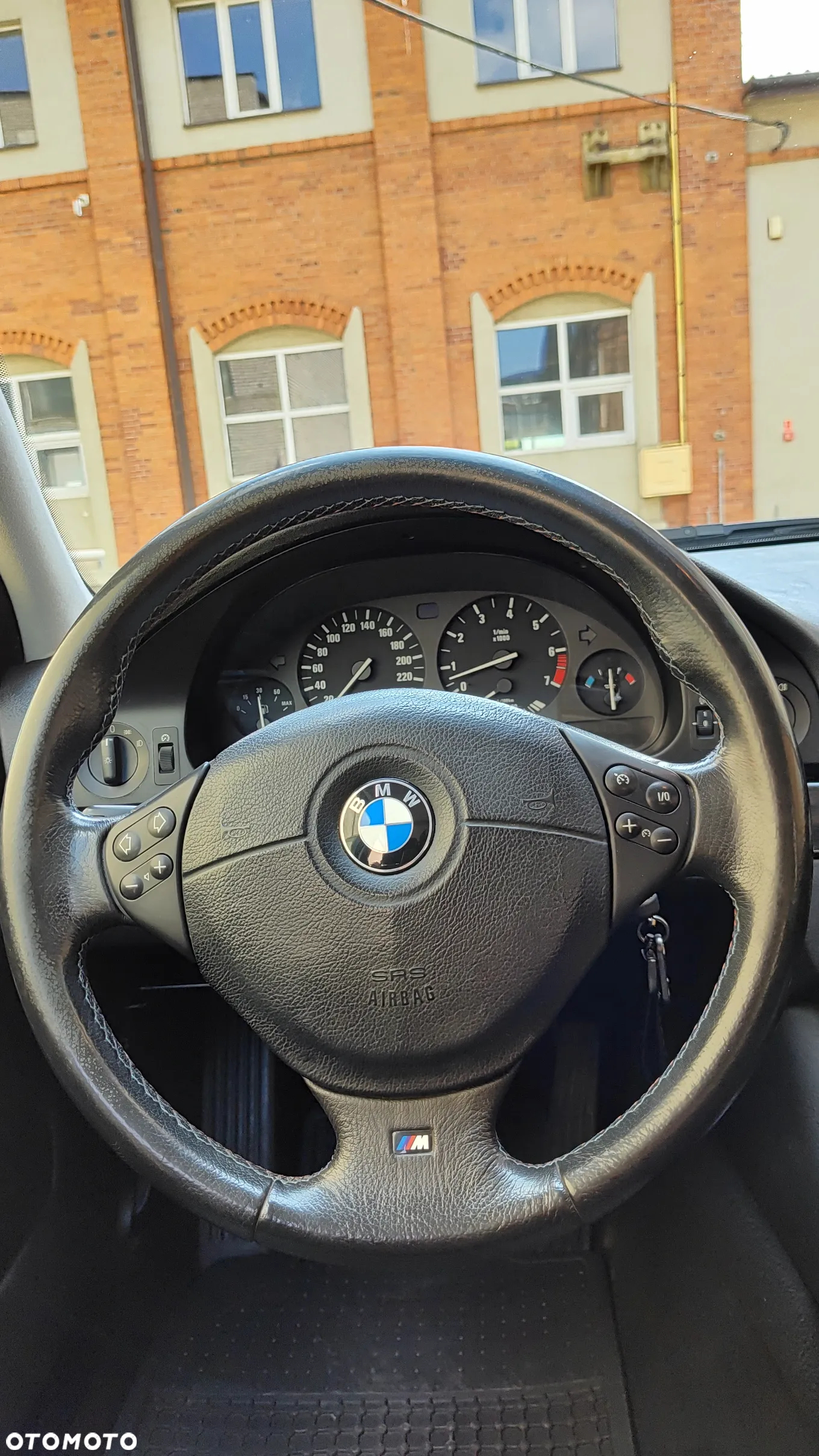 BMW Seria 5 520i - 13