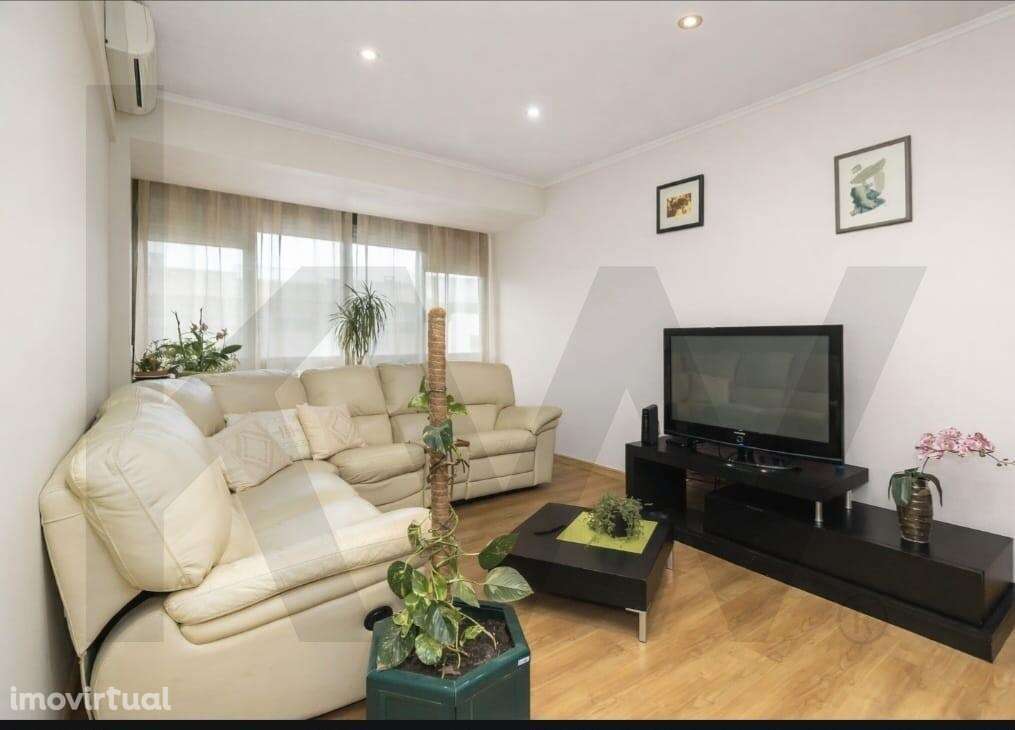 Apartamento T2+1 nos Foros da Amora - Grande imagem: 4/40