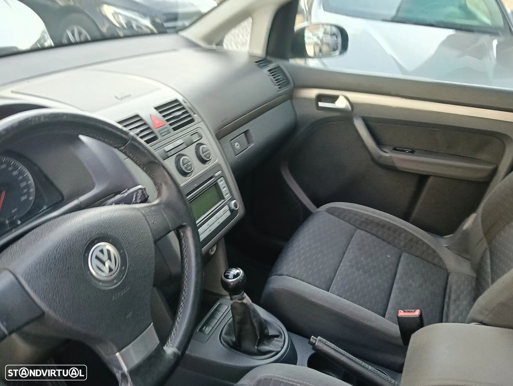 VW Touran 1.9 TDi Highline EC 7L - 21