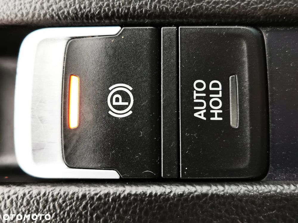 Volkswagen Passat 2.0 TDI BlueMotion Technology Highline - 26