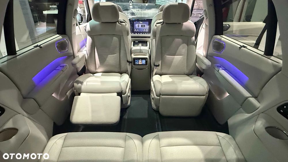 Lynk & Co 900 - 5
