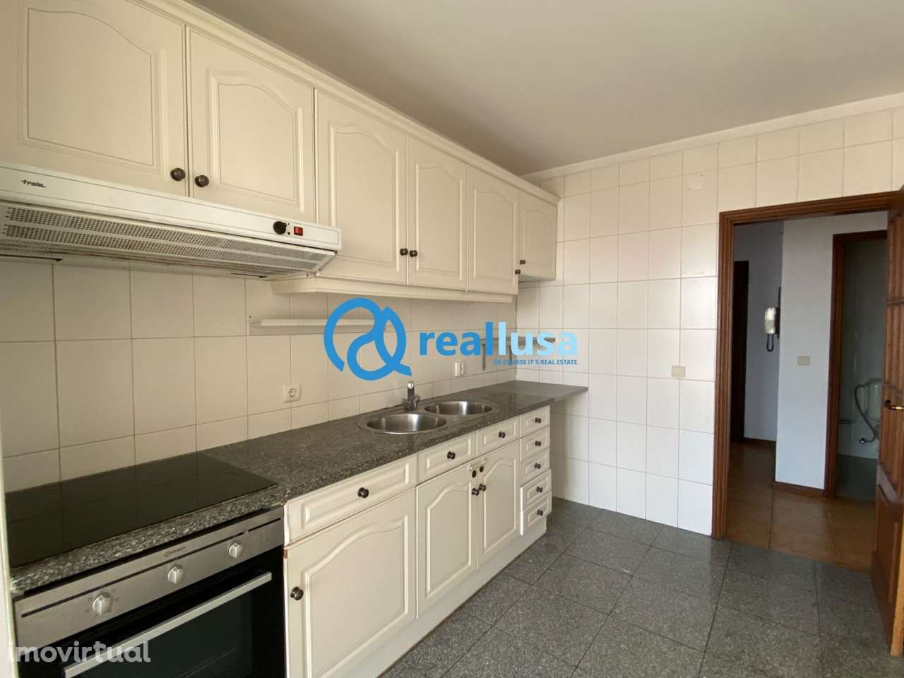 Apartamento T2 c/ garagem Vilar do Paraíso Vila Nova de Gaia - Grande imagem: 4/17