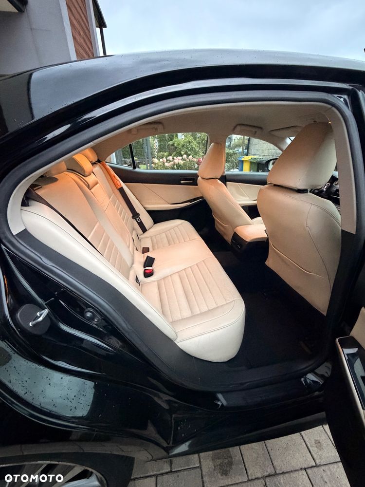 Lexus IS 200t / 300 Elegance - 15