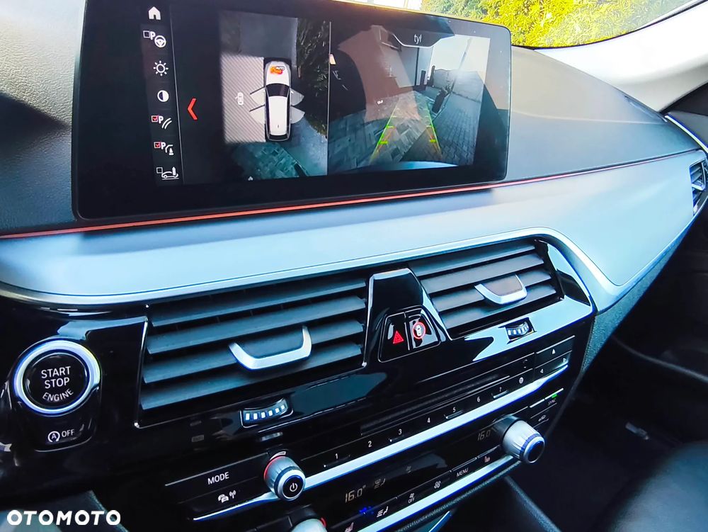 BMW Seria 5 520i GPF Luxury Line sport - 24