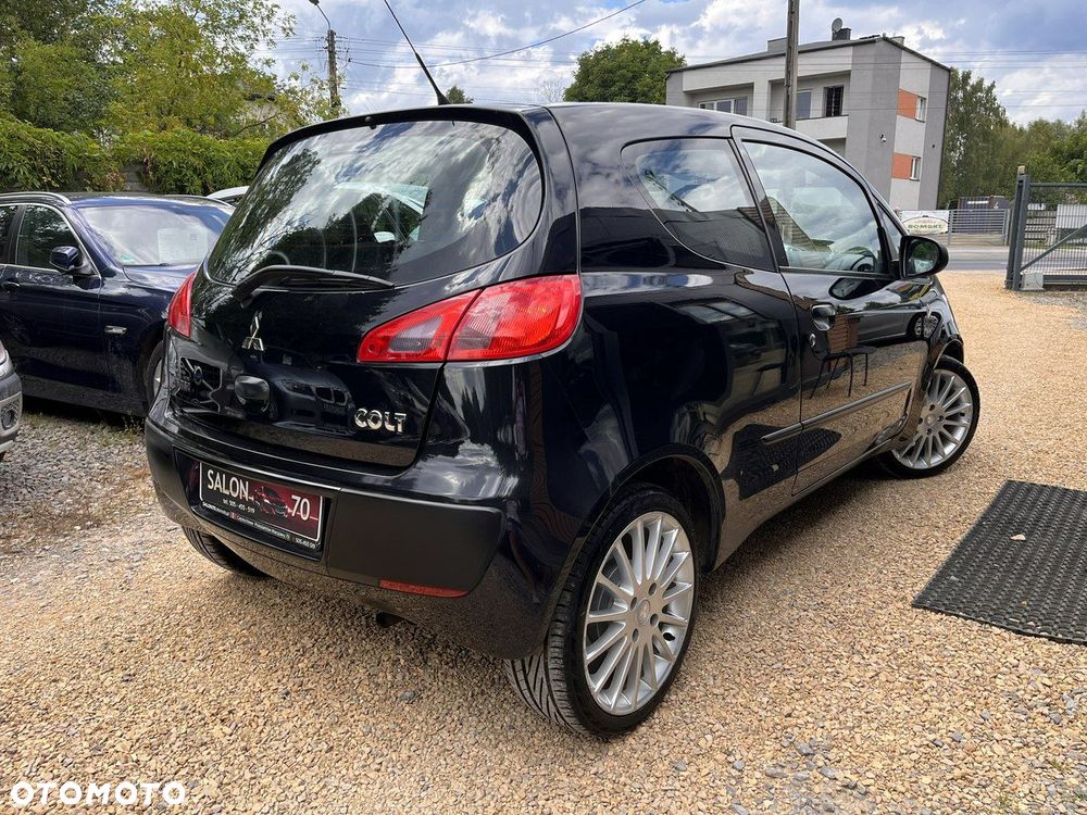 Mitsubishi Colt - 4