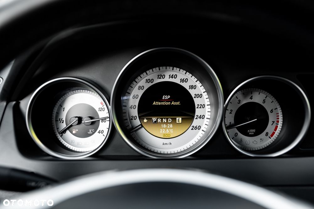 Mercedes-Benz Klasa C 180 BlueEFFICIENCY 7G-TRONIC Avantgarde - 28