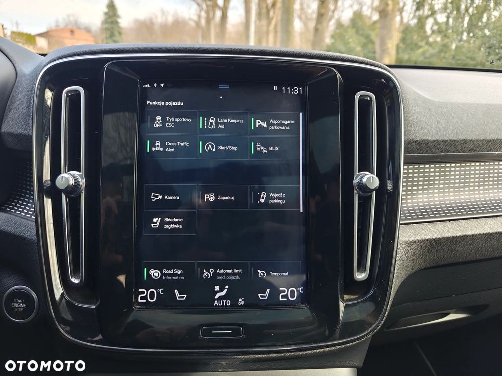 Volvo XC 40 D4 AWD Geartronic R-Design - 24