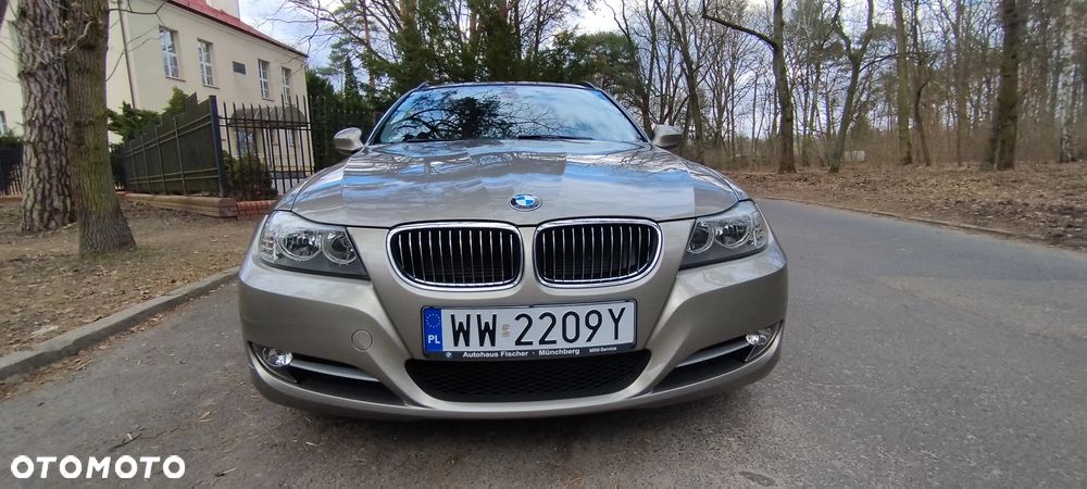 BMW Seria 3 320i - 11