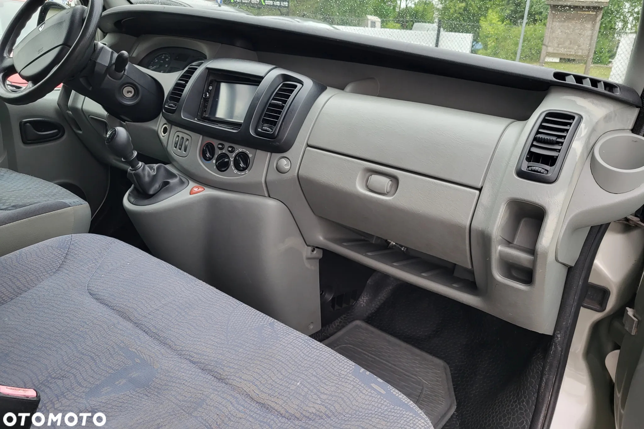 Renault Trafic - 16