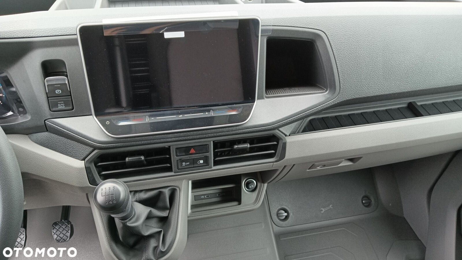 Volkswagen Crafter 35 furgon 140KM 3640 - 12