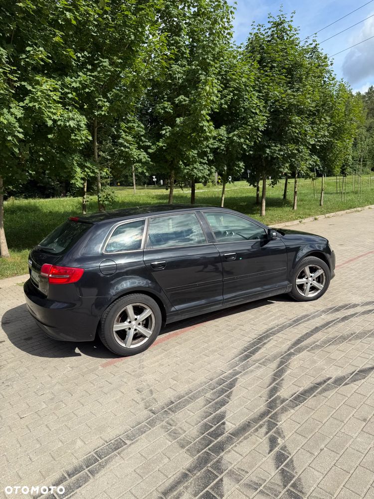 Audi A3 Sportback 1.6 TDI DPF Ambiente - 4