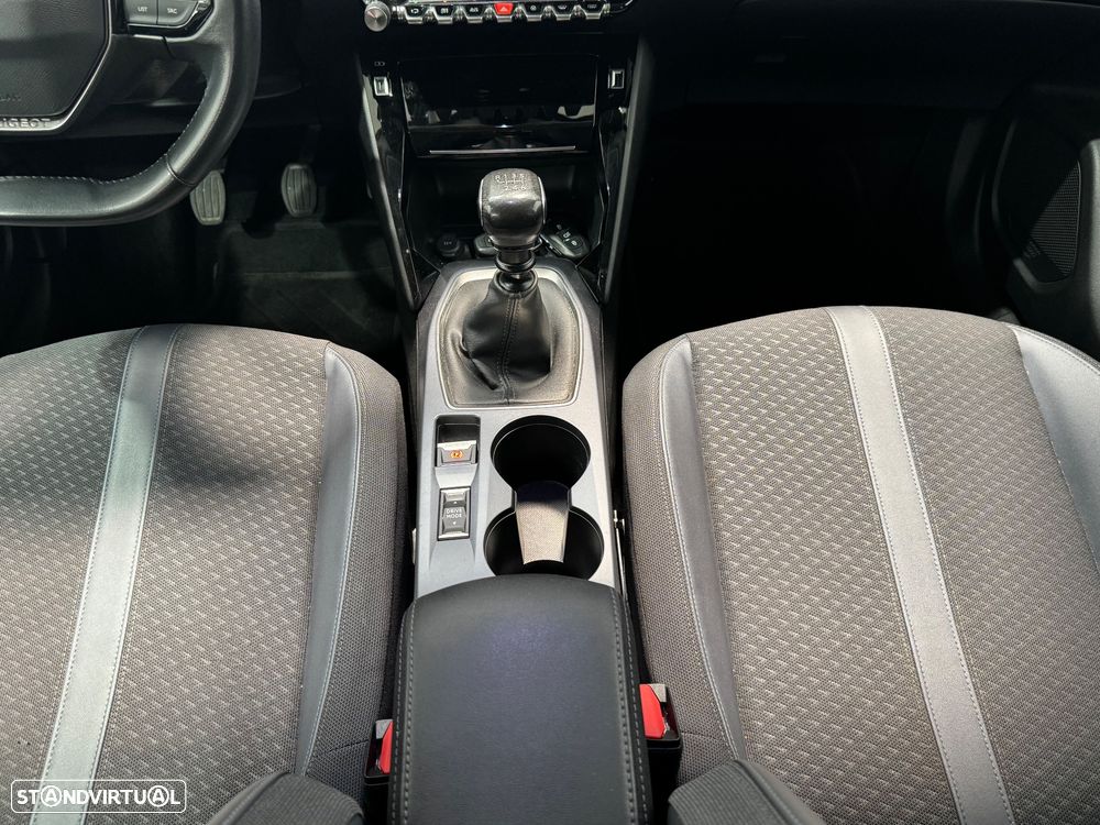 Peugeot 2008 1.2 PureTech Allure - 18