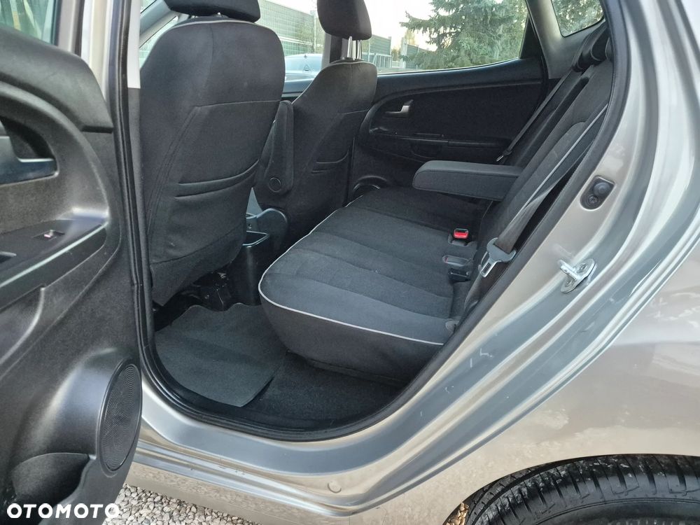 Kia Venga 1.6 CVVT Platinum Edition - 9