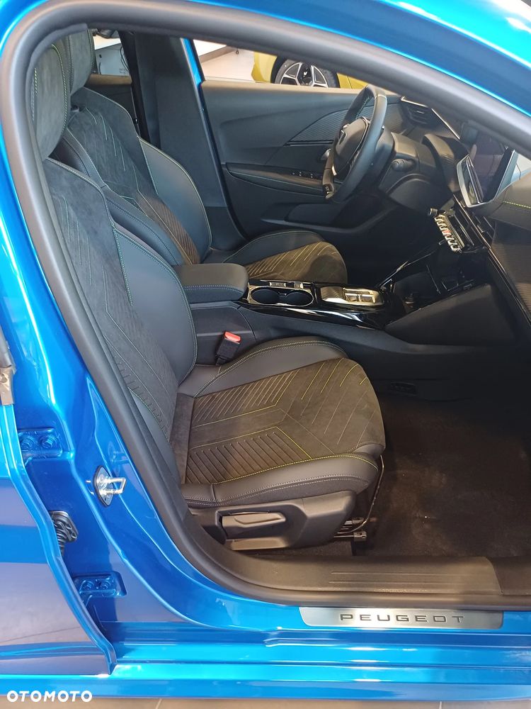 Peugeot 208 1.2 mHEV GT - 9