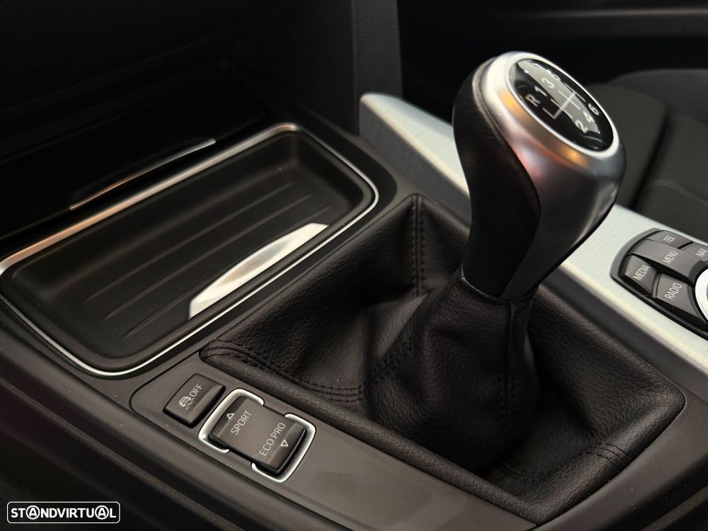 BMW 320 d Sport Line - 17