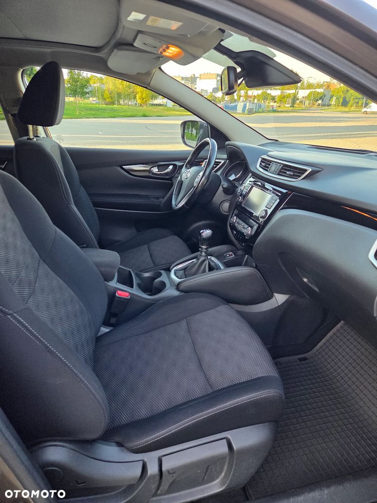 Nissan Qashqai 1.2 DIG-T N-Connecta EU6 - 17