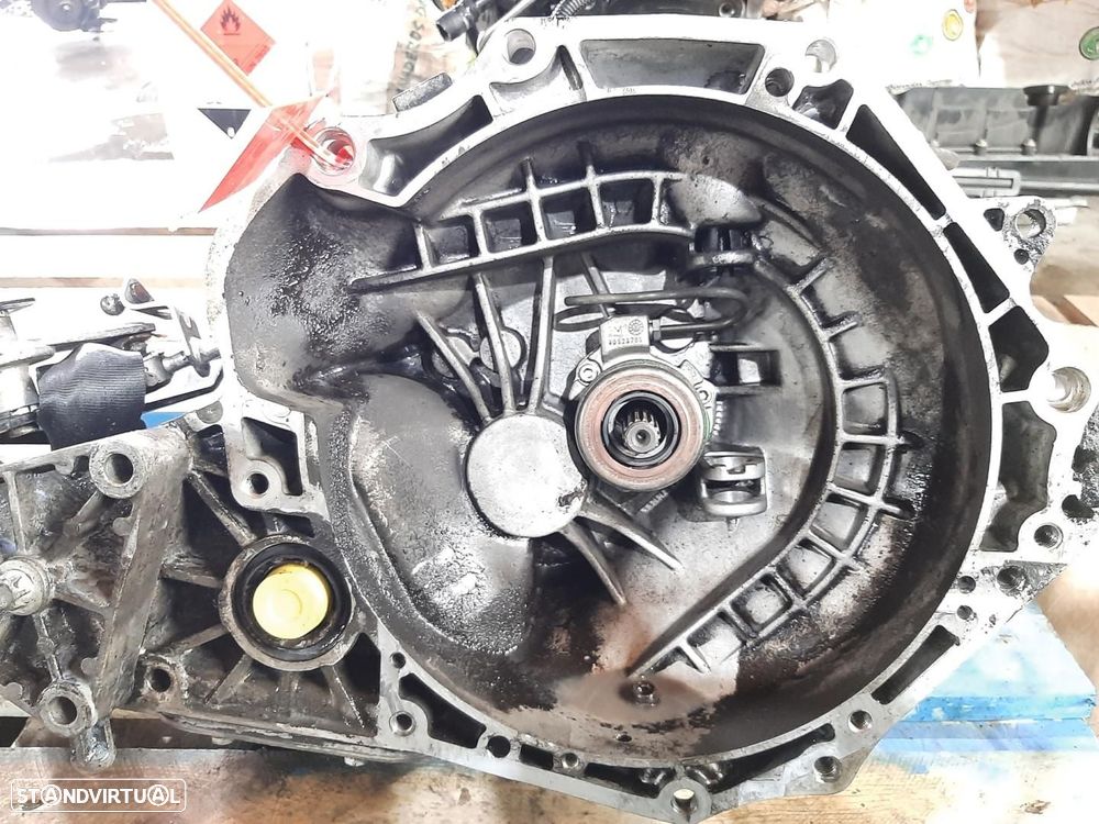 CAIXA DE VELOCIDADES OPEL ASTRA REF. 90400209 - 1
