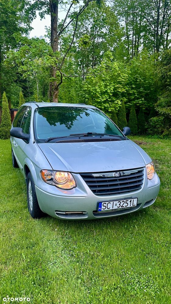 Chrysler Town & Country - 5