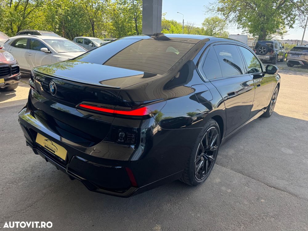 BMW Seria 7 740d xDrive MHEV - 26