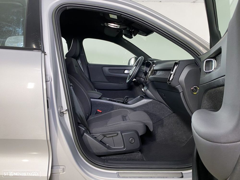 Volvo XC 40 Recharge Core - 17
