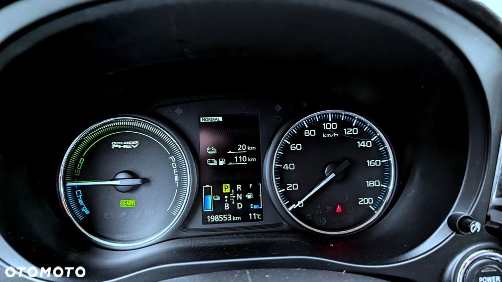 Mitsubishi Outlander Instyle NAVI + - 13