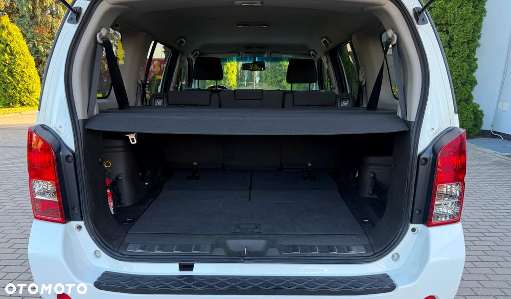 Nissan Pathfinder 2.5 D SE - 20