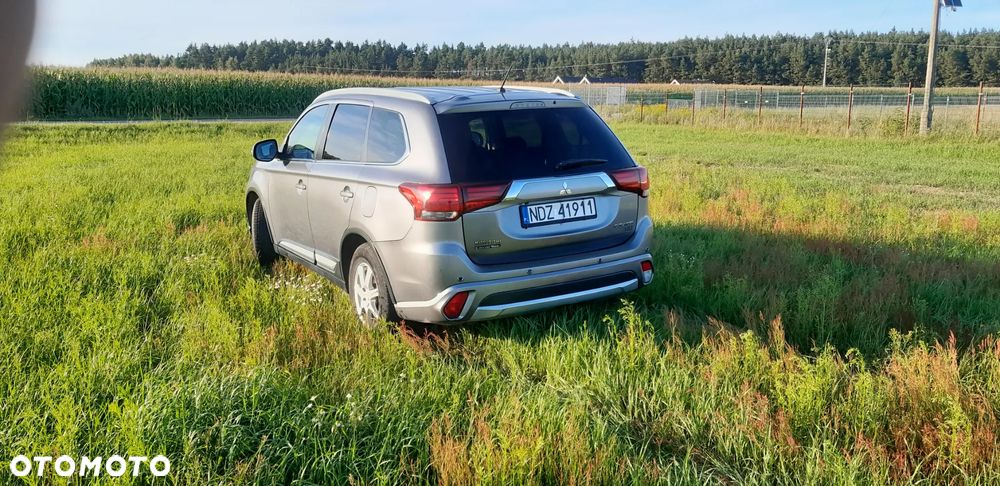 Mitsubishi Outlander 2.2 DID Intense + - 6
