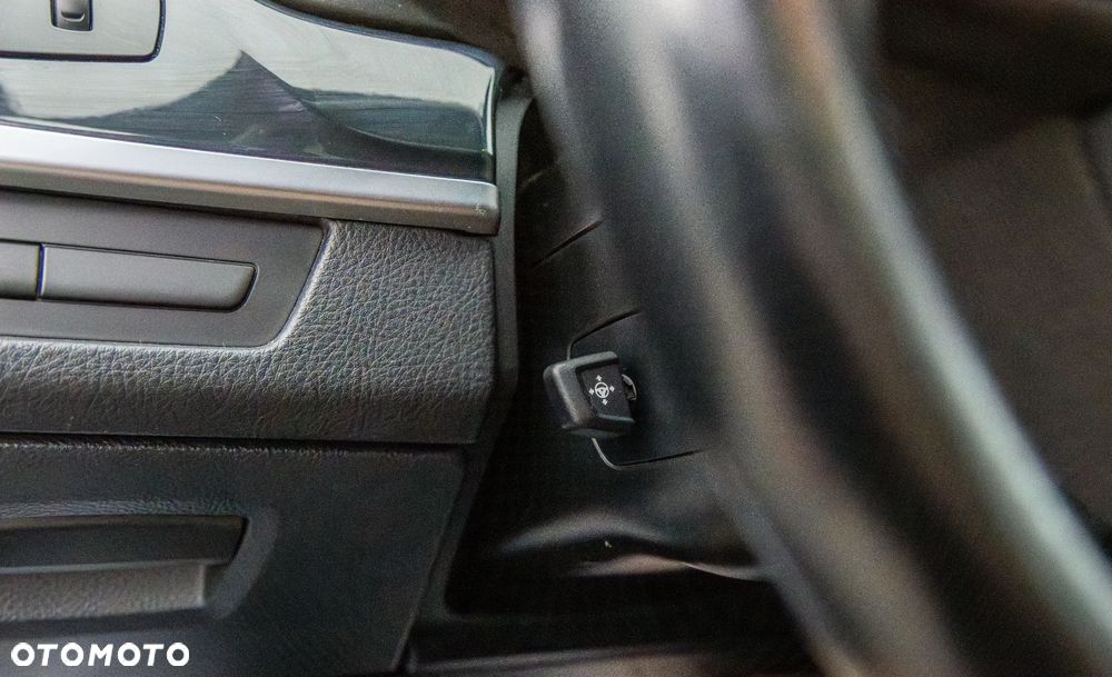 BMW Seria 5 525d - 22