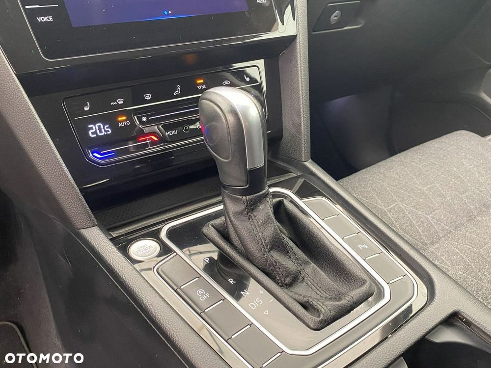 Volkswagen Passat - 19