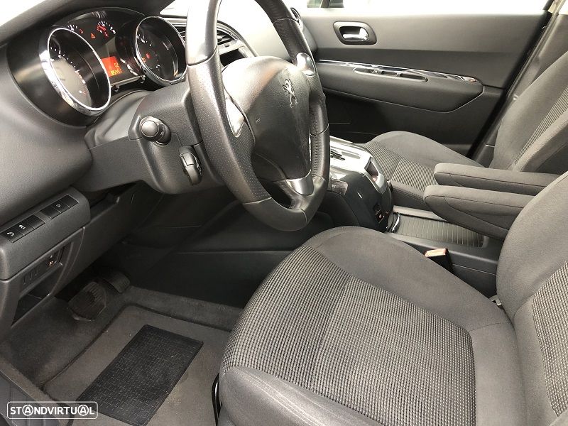 Peugeot 5008 1.6 BlueHDi Allure EAT6 - 11