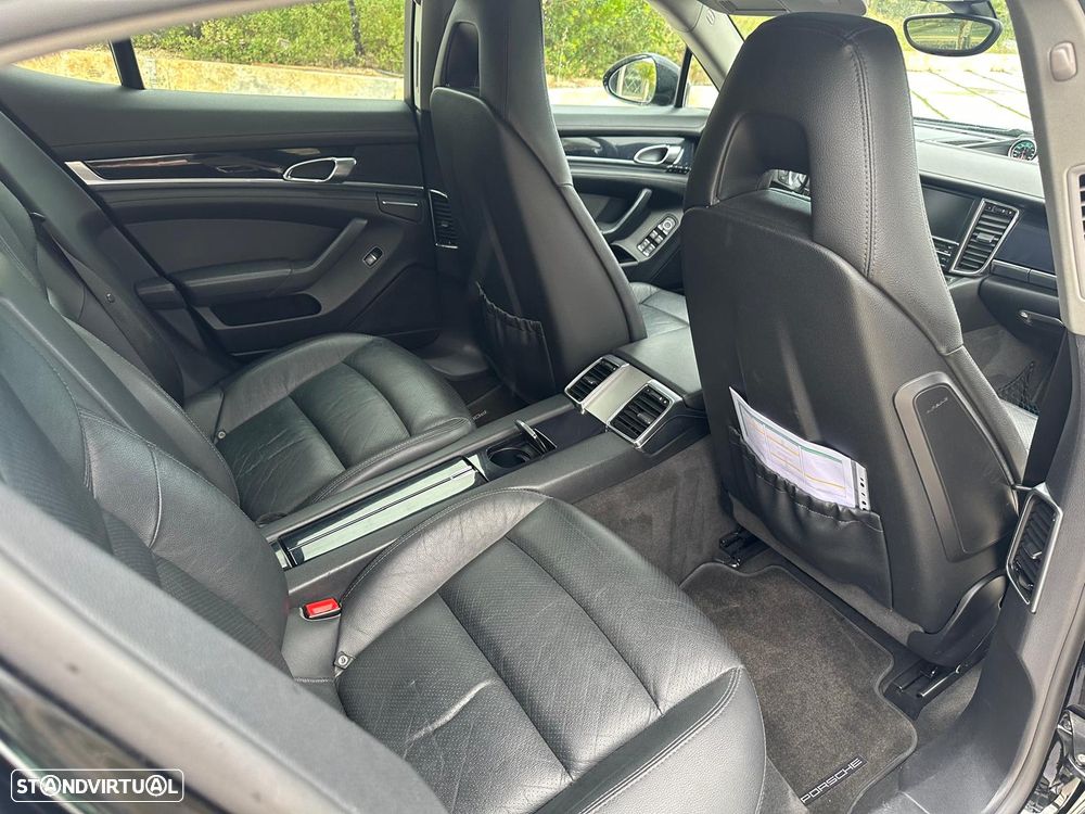 Porsche Panamera 3.0 V6 - 8