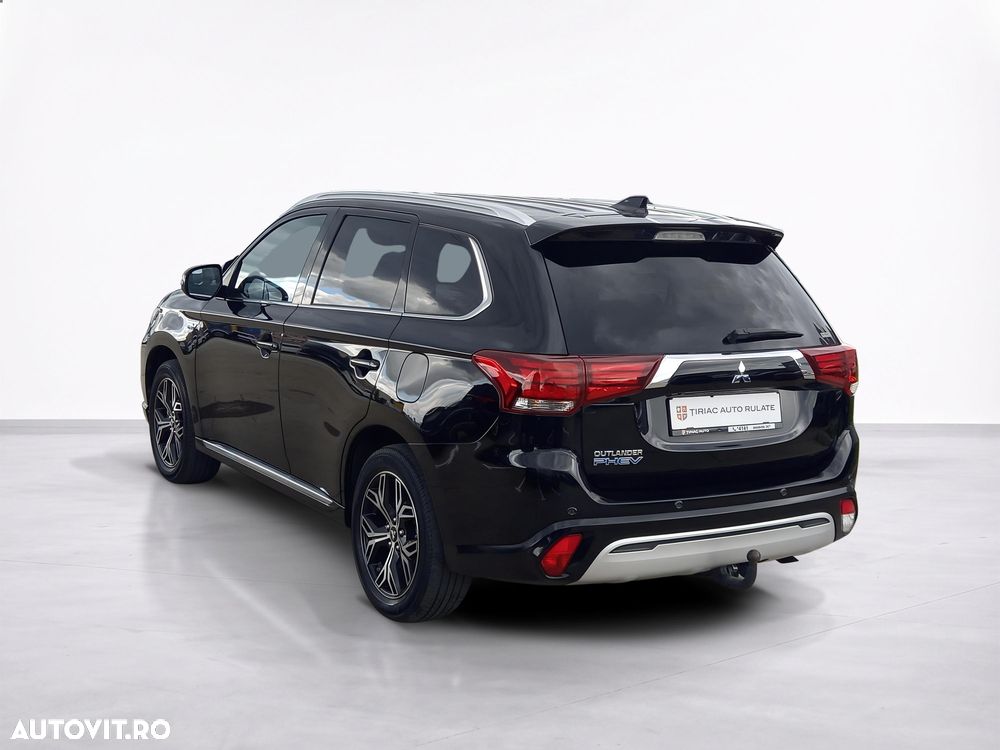 Mitsubishi Outlander 2.4 4WD - 5