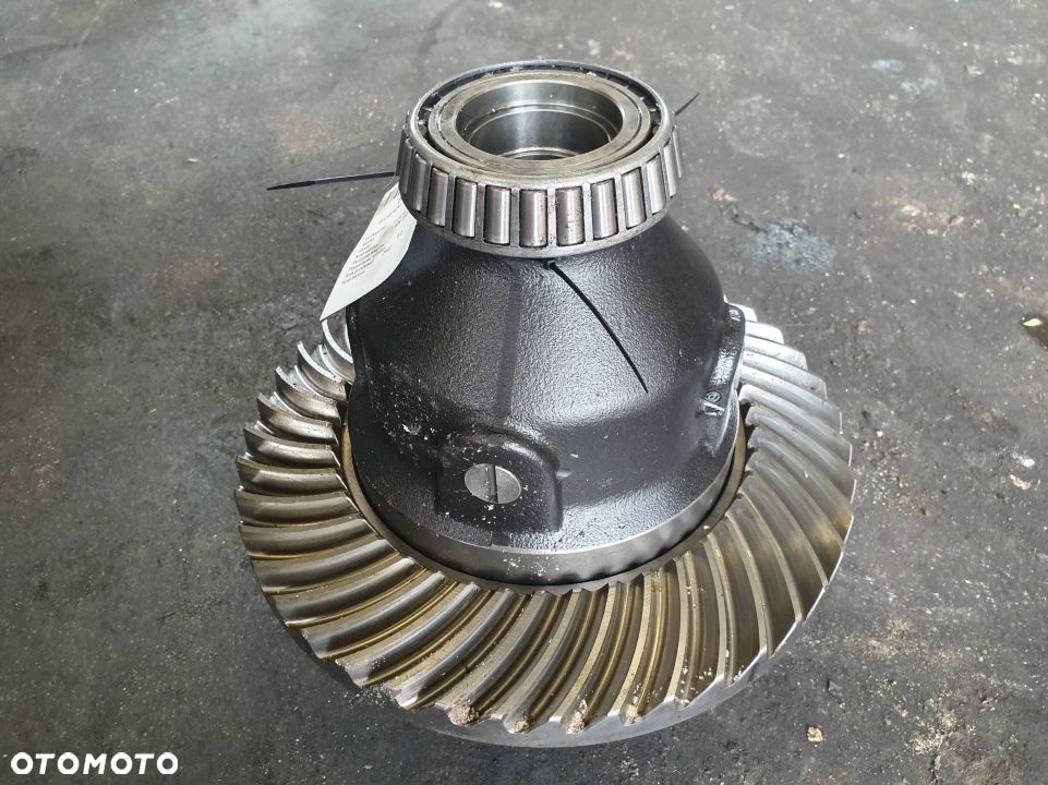 MECHANIZM RÓŻNICOWY TRAKTOR FENDT 926 VARIO 43/12 - 8